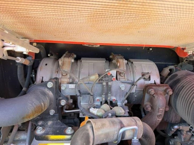 2022-kubota-svl65-2-image-26