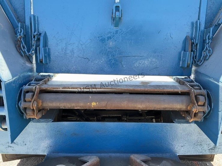 2012-versa-v-bottom-spreader-trailer-image-11