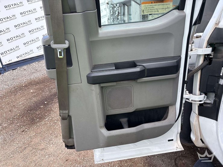 2017-ford-f550-image-29