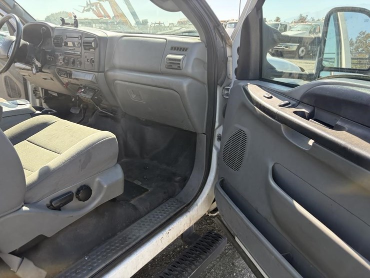 2006-ford-f450-xl-image-10