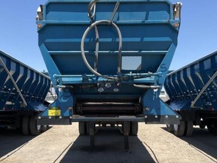 2012-versa-v-bottom-spreader-trailer-image-2
