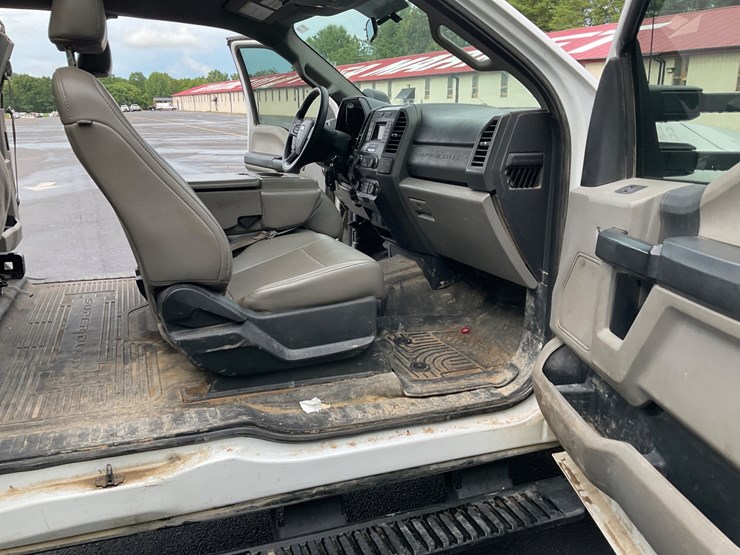 2019-ford-f550-image-13