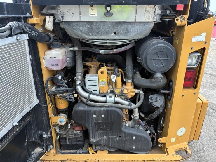 2020-caterpillar-259d3-image-25