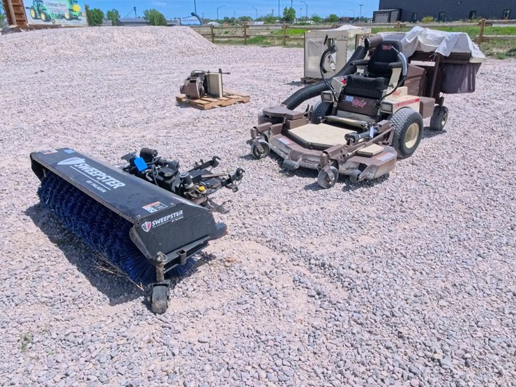 #1035-•-2008-grasshopper-729-zero-turn-mower-image-40