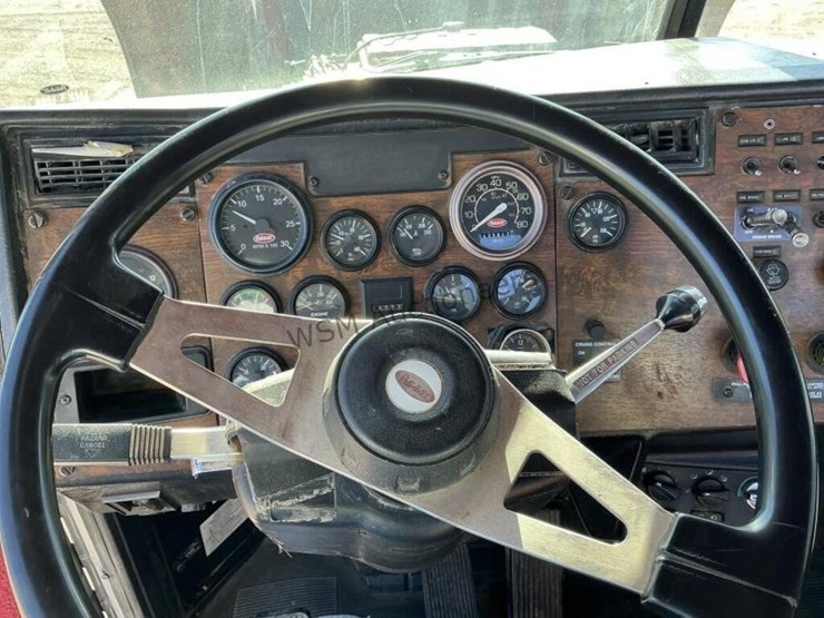 1999-peterbilt-357-image-17