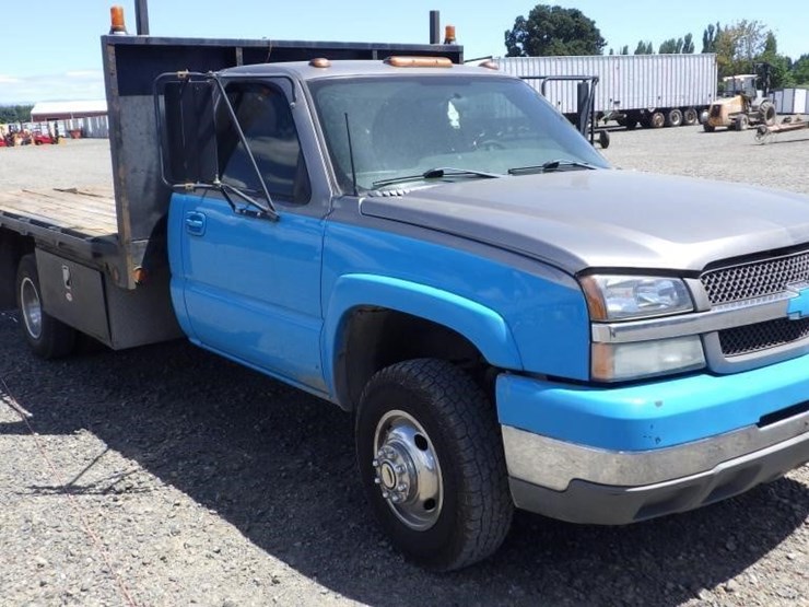 2004-chevrolet-3500-image-3