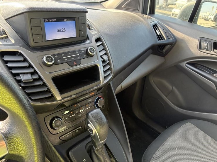 2020-ford-transit-connect-image-18