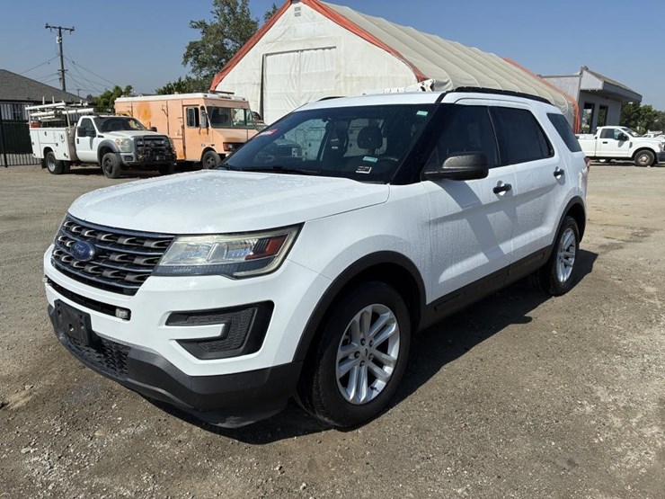 2017-ford-explorer-image-1