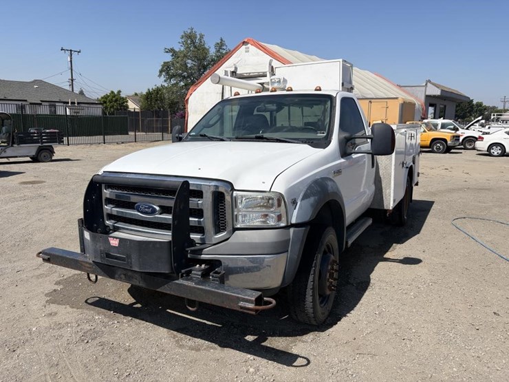 2006-ford-f450-image-1