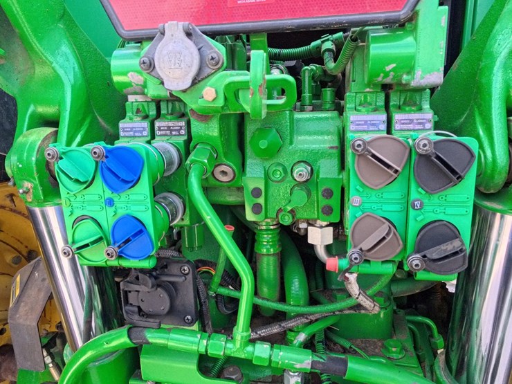 2011-john-deere-7530-premium-image-68