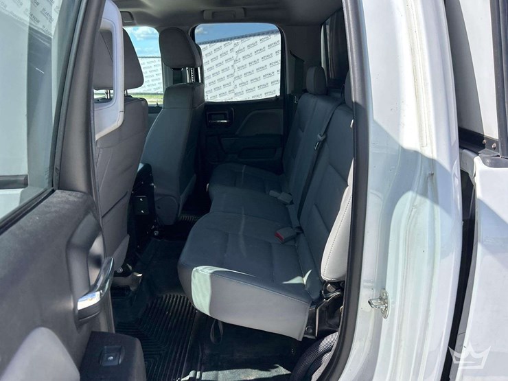 2019-chevrolet-silverado-1500-image-21