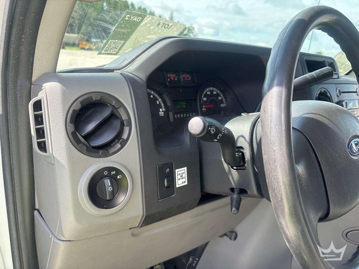 2019-ford-e350-image-13