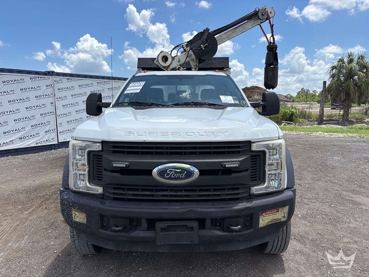 2017-ford-f550-image-14