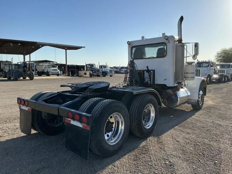 1995-peterbilt-379-image-4