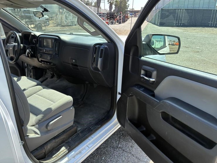 2018-chevrolet-silverado-1500-image-11