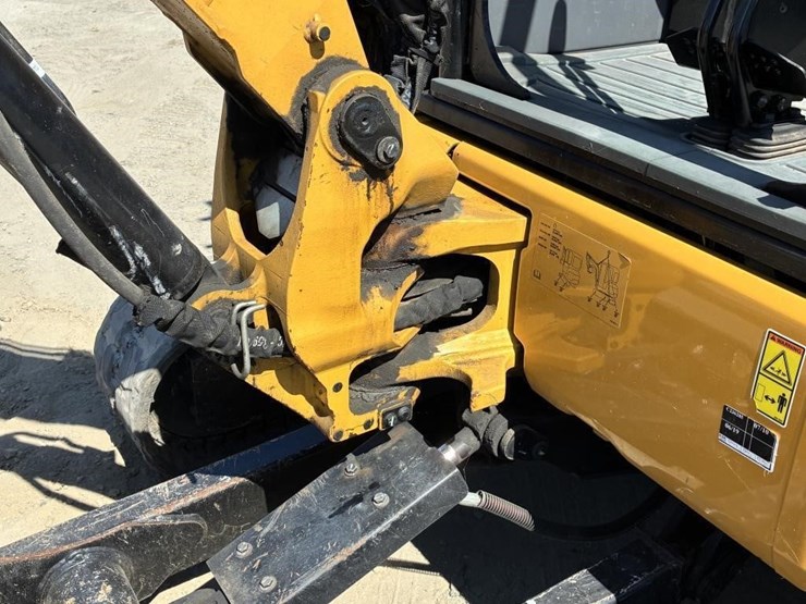 2020-caterpillar-303.5-image-13