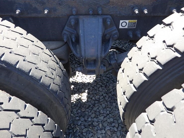 2012-peterbilt-386-image-15