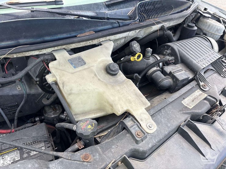 2004-chevrolet-express-3500-enclosed-service-van-image-9