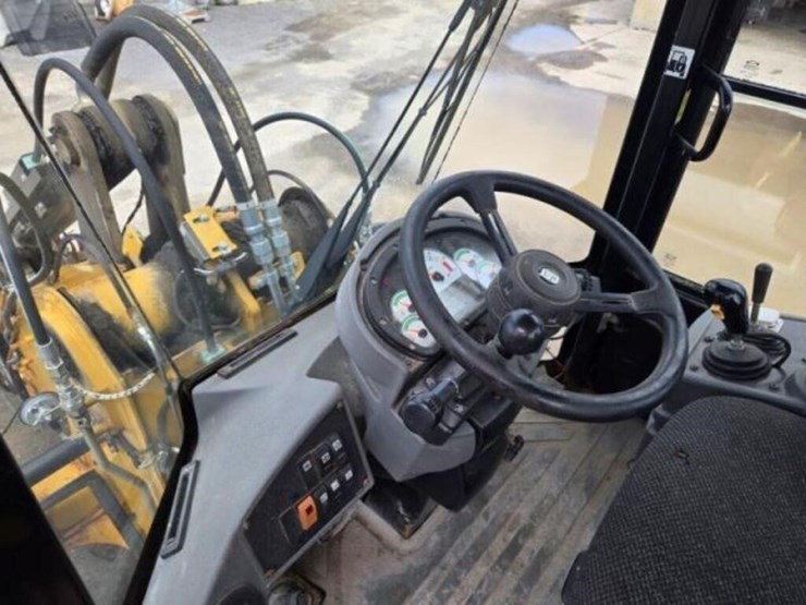 2010-caterpillar-924h-image-31