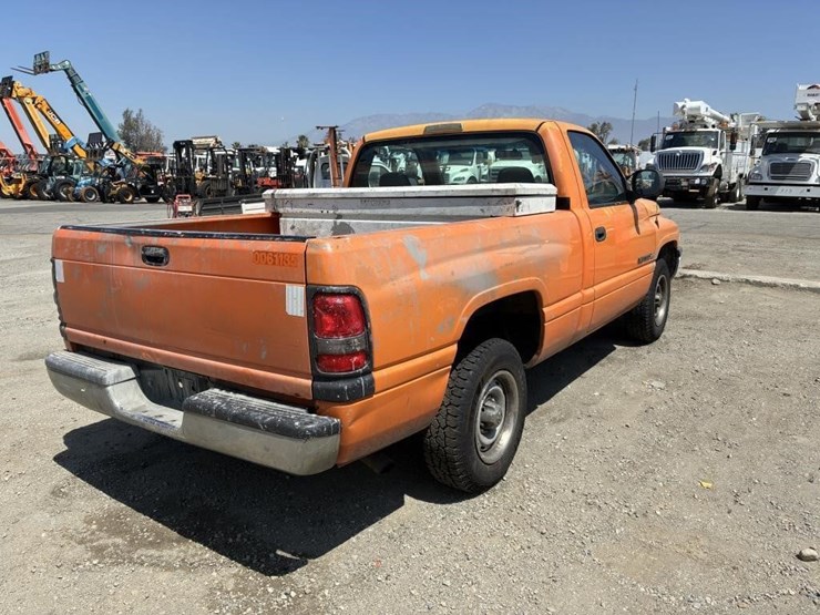 1999-dodge-ram-1500-image-3