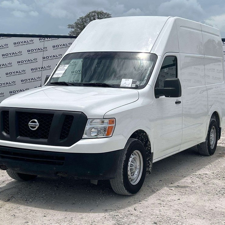 2017 NISSAN NV2500HD