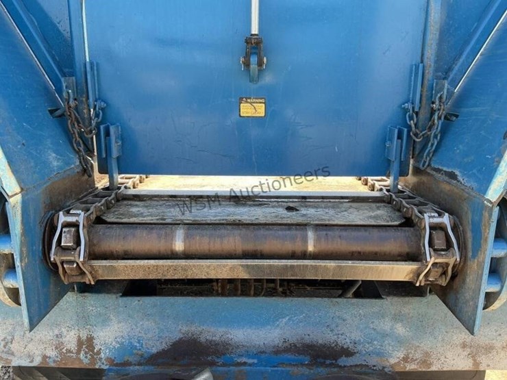2020-versa-v-bottom-spreader-trailer-image-12
