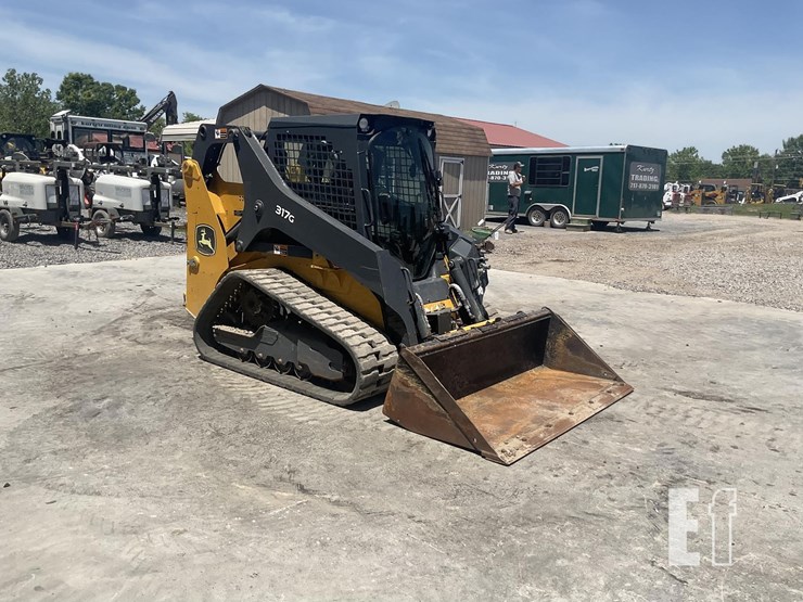 2024-deere-317g-image-6