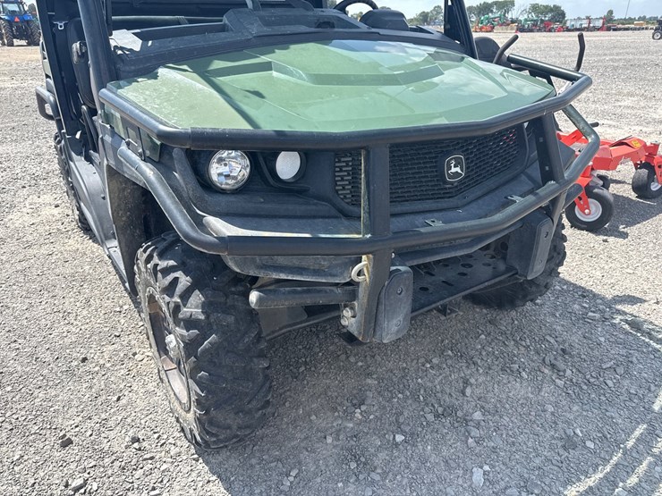 2023-john-deere-gator-image-14