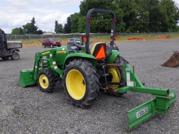 john-deere-3032e-image-7