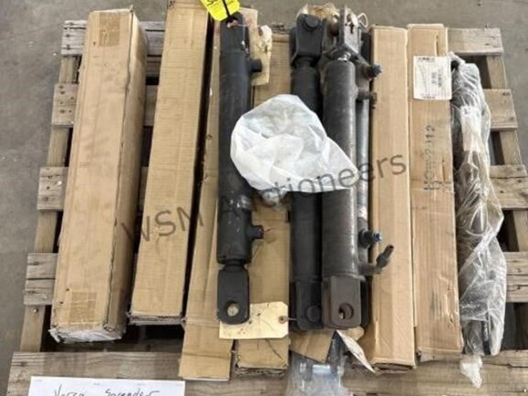 versa-spreader-trailer-rear-door-hydraulic-image-3