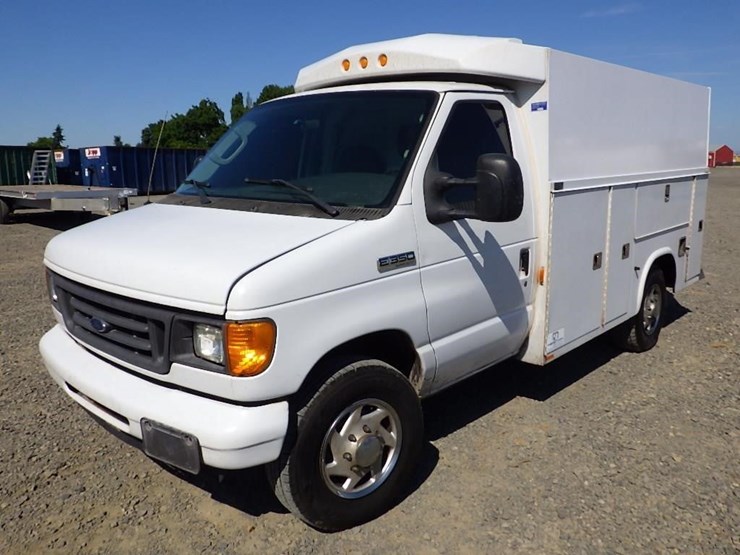2007-utility-van-image-1