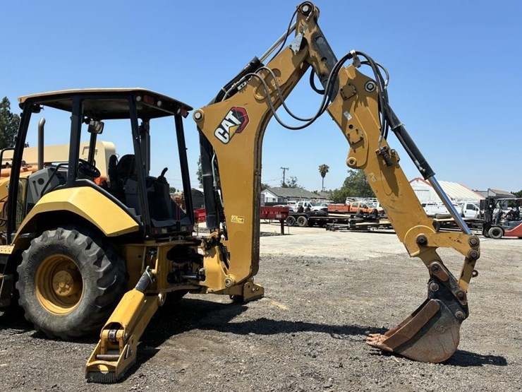 2022-caterpillar-430-image-14