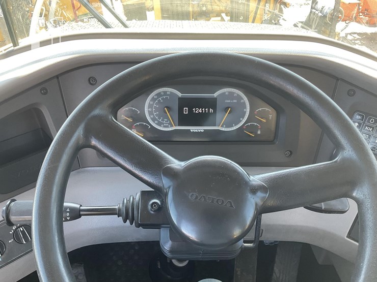 2015-volvo-a25g-image-14
