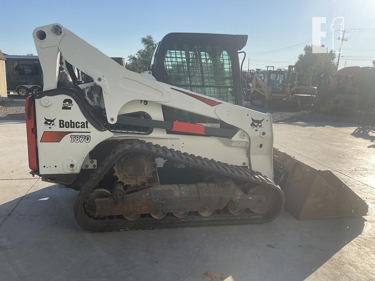 2022-bobcat-t870-image-5