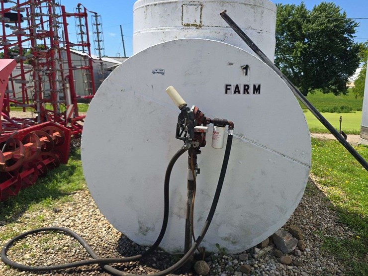 3600-gallon-fuel-tank-with-pump-image-2
