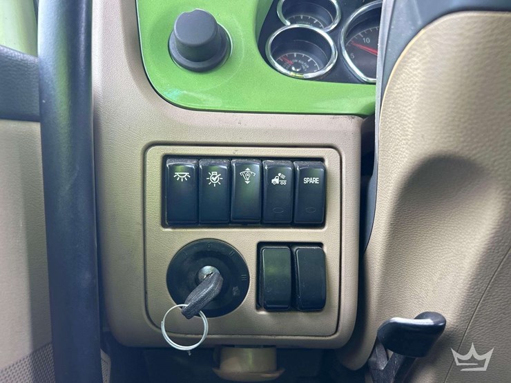 2015-peterbilt-567-image-19