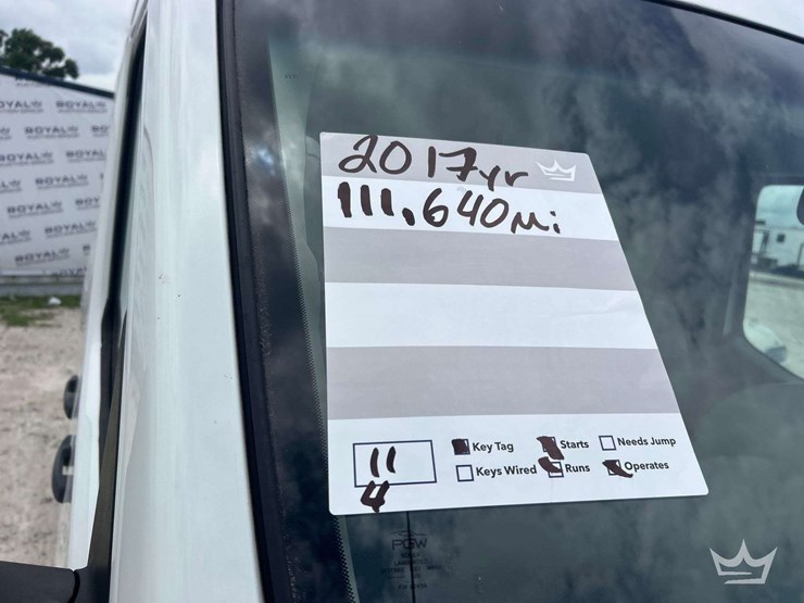 2017-nissan-nv2500hd-image-22