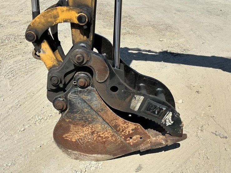 2020-caterpillar-303.5-image-12