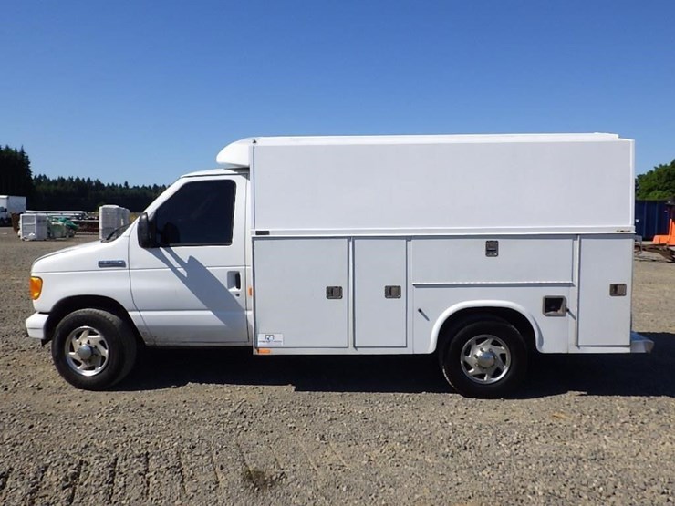 2007-utility-van-image-8