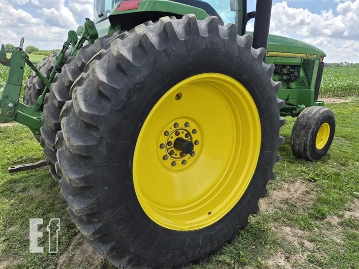 1995-john-deere-8200-image-11