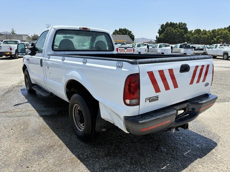 2004-ford-f250-xl-image-4