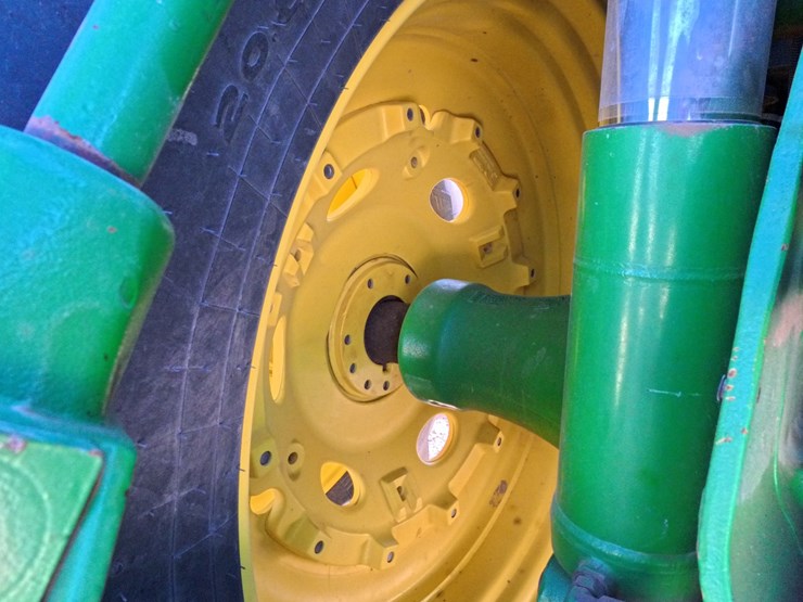 john-deere-8285r-image-47