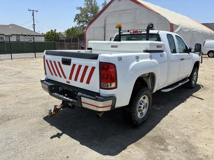 2012-gmc-sierra-2500-image-3