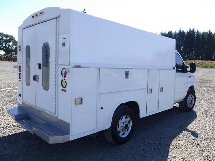2007-utility-van-image-5