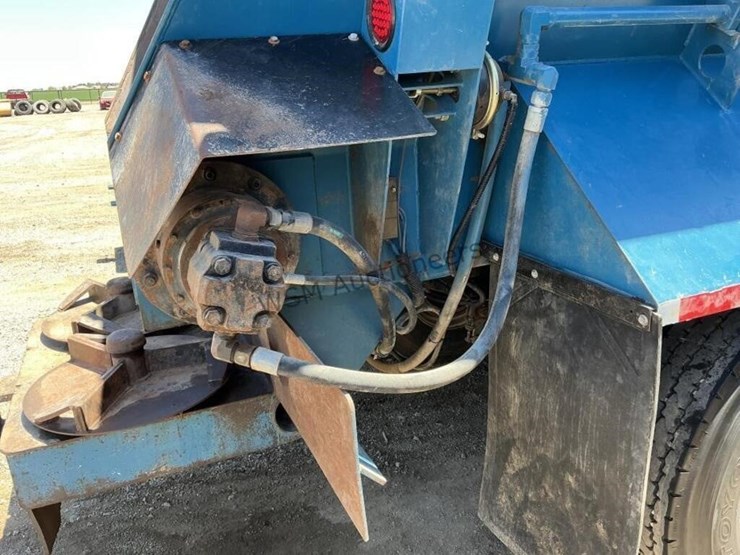 2014-versa-v-bottom-spreader-trailer-image-13