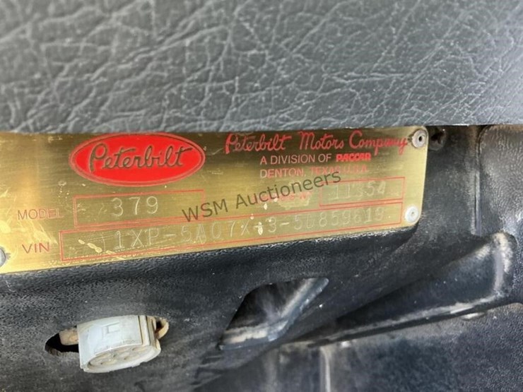 2005-peterbilt-379-image-14