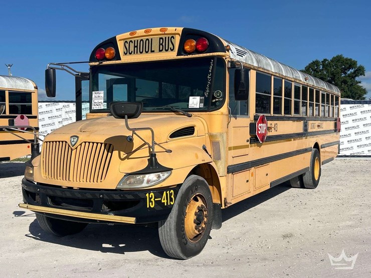 2013-ic-corporation-pb105-school-bus-image-1