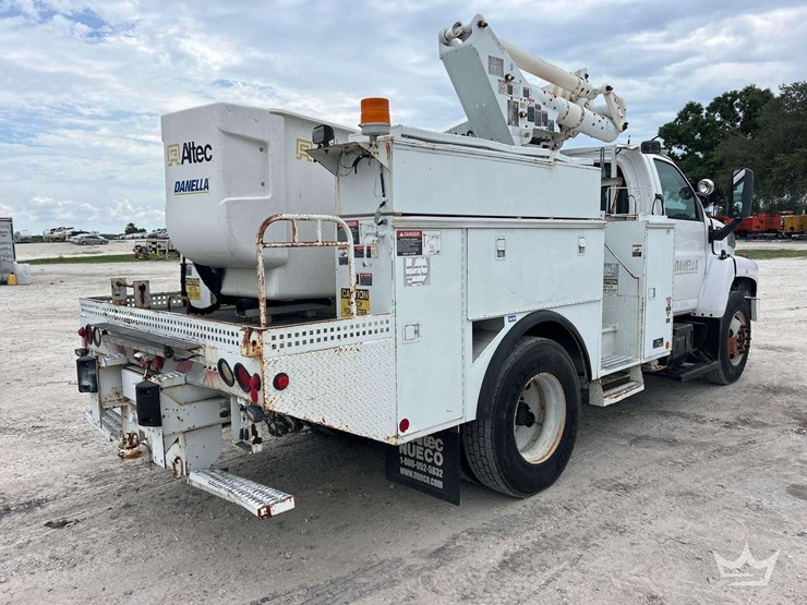 2008-chevrolet-c7500-altec-ta40-41ft.-bucket-truck-image-3