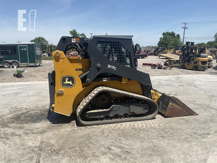 2024-deere-317g-image-5