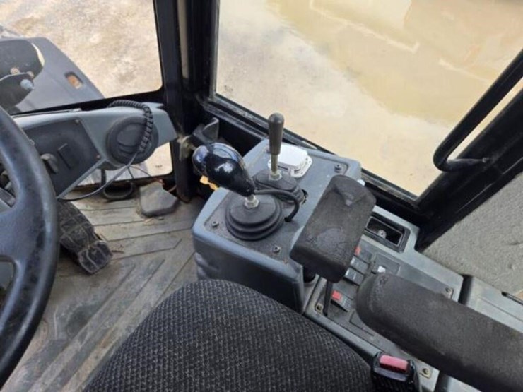 2010-caterpillar-924h-image-33